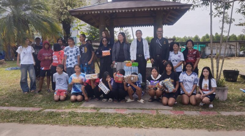 ผู้บริหารลงพื้นที่ตรวจเยี่ยมนักเรียน